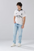 Camiseta college crema con manga ranglan y cuello polo