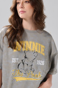 Camiseta gris tie dye oversize manga corta de Winnie Pooh
