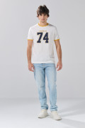 Camiseta college crema de contrastes con manga corta
