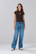 Camiseta café oscura en rib de Bambi cuello redondo