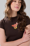 Camiseta café oscura en rib de Bambi cuello redondo