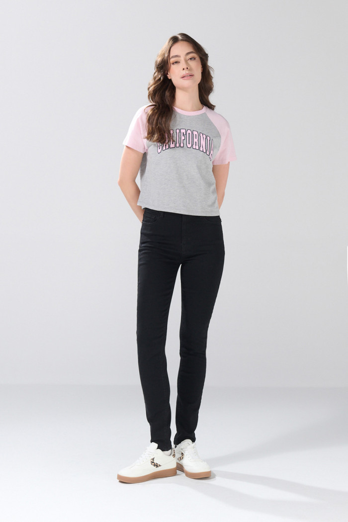 Jean jegging infaltables súper tiro alto negro con fit ceñido
