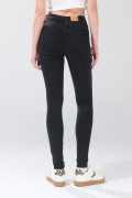 Jean push up infaltables gris con tiro alto y realce
