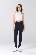 Jean push up azul infaltables tiro alto con costuras
