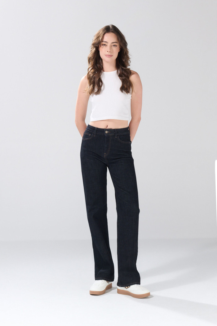 Jean azul straight leg infaltables tiro alto con bota recta
