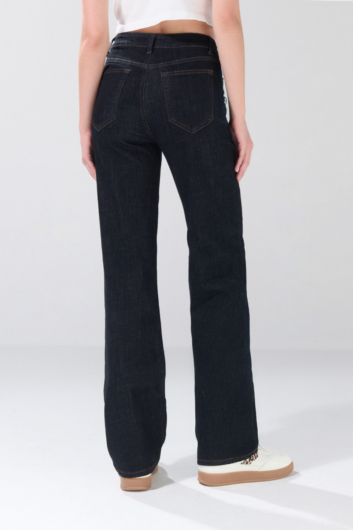 Jean azul straight leg infaltables tiro alto con bota recta
