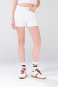 Short infaltables de jean tiro alto blanco con 5 bolsillos
