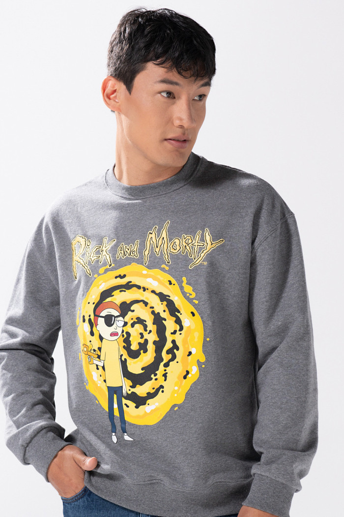 Buzo oversize gris intenso de Rick and Morty cuello redondo