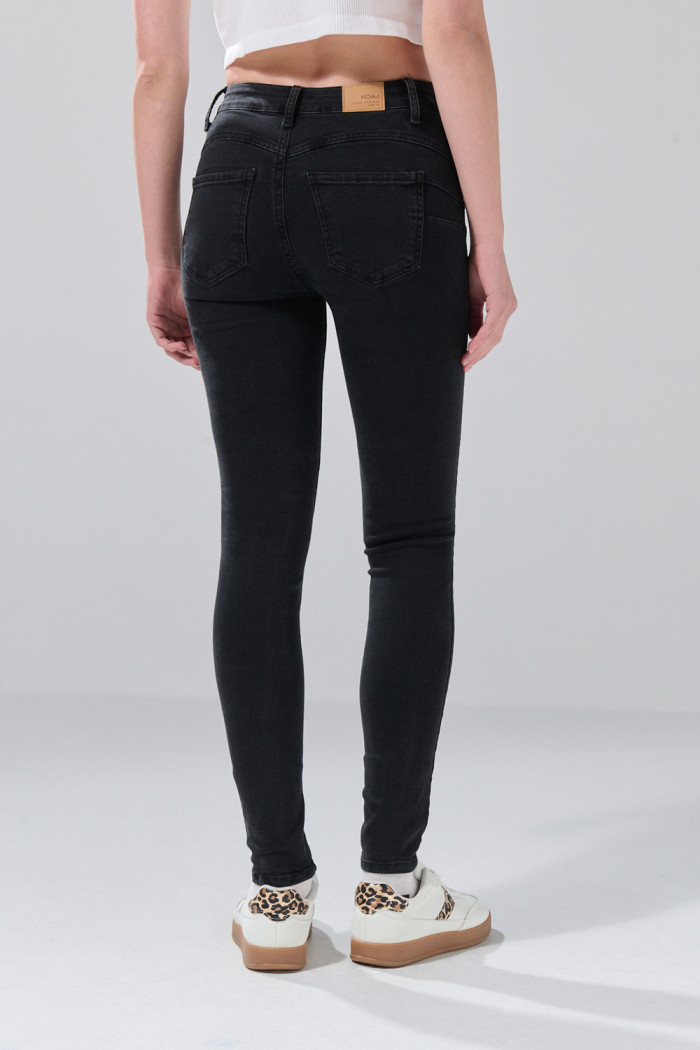 Jean infaltables gris con efecto push up, tiro alto y realce
