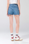 Short de jean infaltables tiro alto azul claro con desgastes
