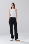 Jean tiro alto azul intenso straight leg con bota recta
