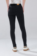 Jean gris intenso con efecto push up, realce y tiro alto