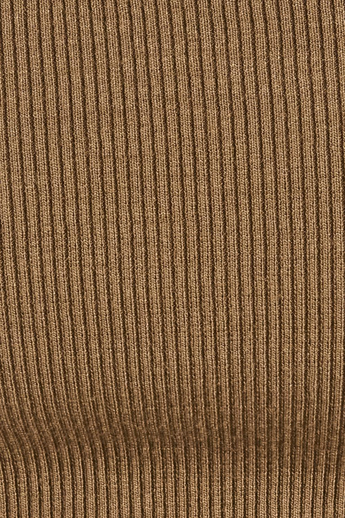 Camiseta unicolor con texturas acanaladas y manga corta
