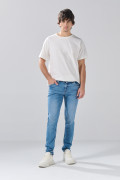 Jean azul medio skinny infaltables con bolsillos y tiro bajo
