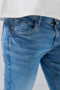 Jean azul medio skinny infaltables con bolsillos y tiro bajo
