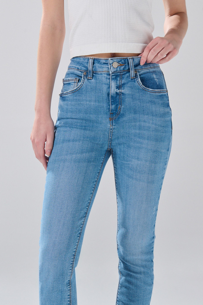 Jean jegging ceñido súper tiro alto azul medio con bolsillos