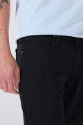 Jean tiro bajo negro slim infaltables con cremallera
