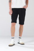 Bermuda slim de jean negra infaltables con tiro bajo
