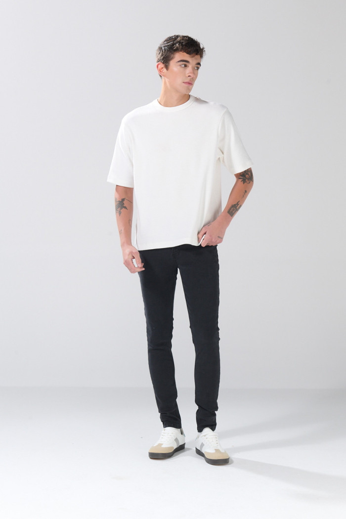 Jean infaltables tiro bajo skinny gris intenso con cremallera
