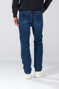 Jean straight leg azul infaltables tiro bajo con bota recta
