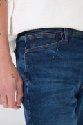 Bermuda tiro bajo slim azul de jean infaltables con botón
