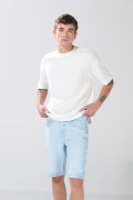 Bermuda tiro bajo slim azul clara infaltables con 5 bolsillos
