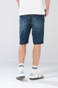Bermuda azul oscura de jean slim infaltables con 5 bolsillos