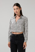 Blusa en satín unicolor crop top manga larga estampada
