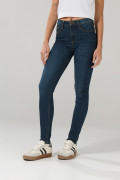 Jean push up azul oscuro tiro alto con realce posterior