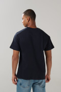 Camiseta azul intensa manga corta con texto college