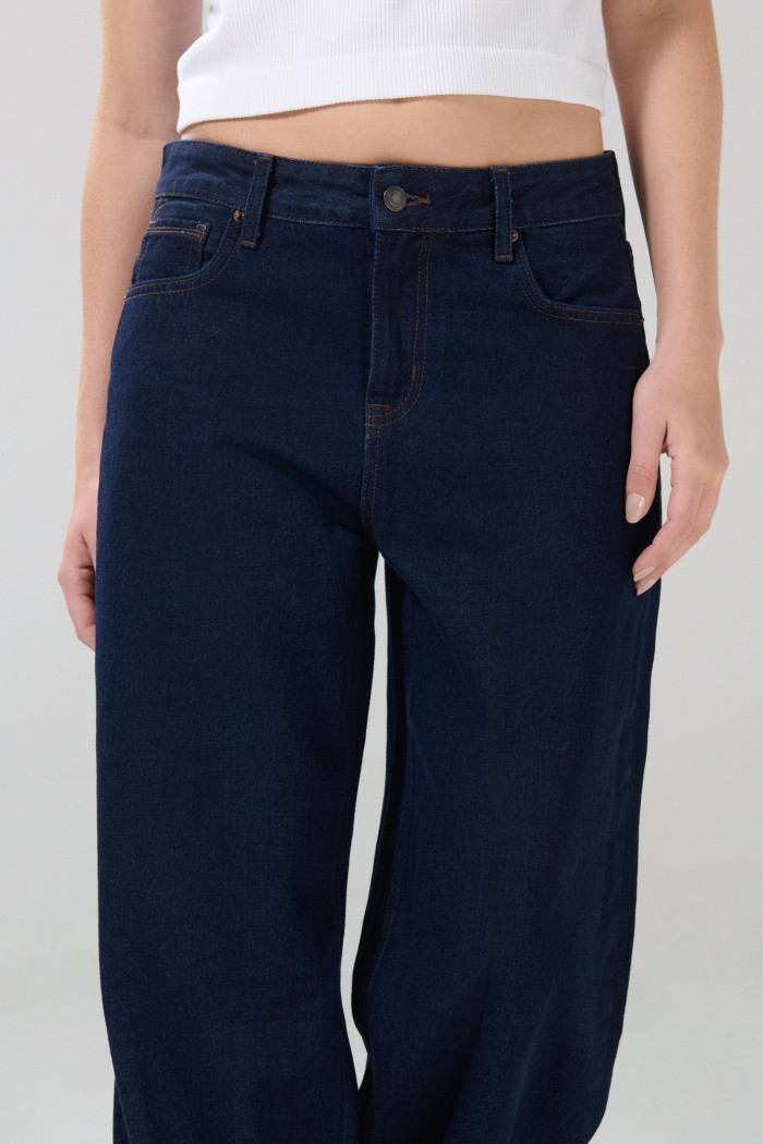 Jean straight low waist azul medio con bota recta