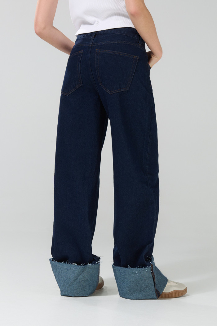 Jean straight low waist azul medio con bota recta