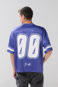 Camiseta cuello V azul oscura oversize con diseños college