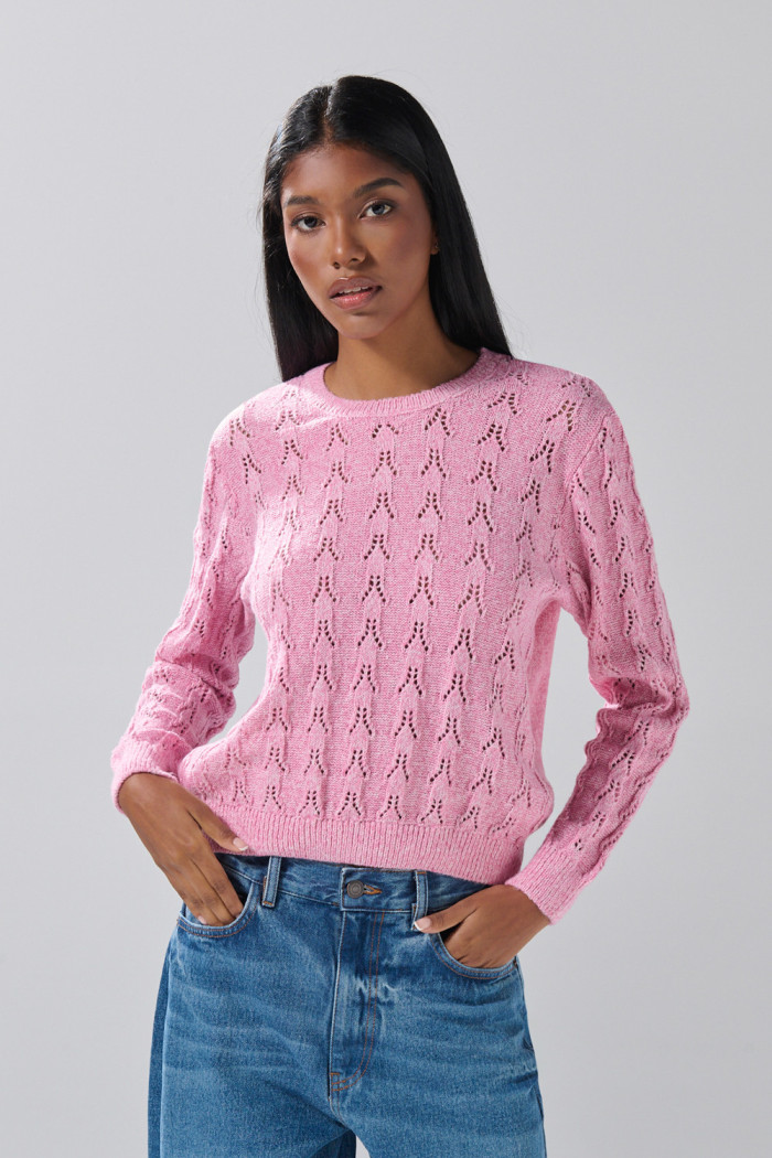 Suéter rosado claro cuello redondo con texturas