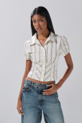 Blusa unicolor manga corta con rayas y cuello camisero
