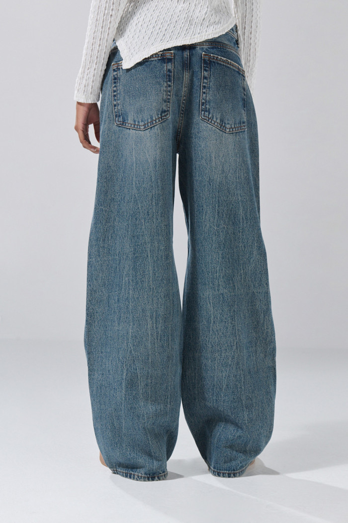 Jean tiro medio azul baggy infaltables con bota ancha
