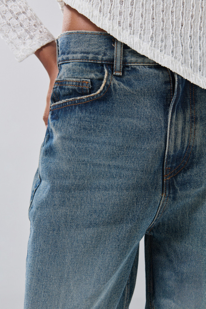 Jean tiro medio azul baggy infaltables con bota ancha
