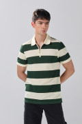 Camiseta polo kaki clara con cremallera y rayas verdes