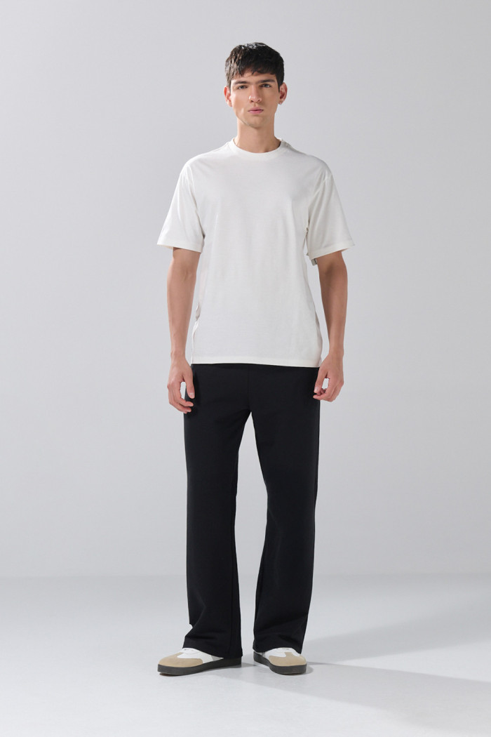 Camiseta en algodón crema clara con cuello redondo