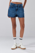 Short tiro alto de jean azul oscuro con 5 bolsillos