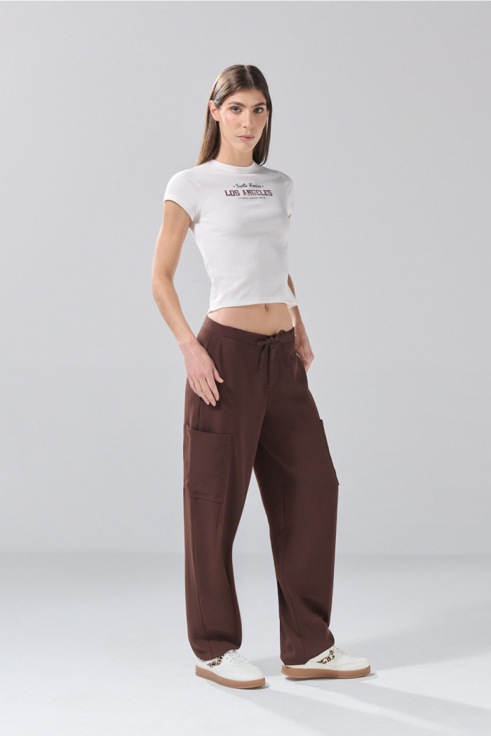 Pantalón balloon cargo café oscuro con tiro medio