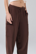 Pantalón balloon cargo café oscuro con tiro medio