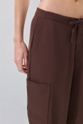 Pantalón balloon cargo café oscuro con tiro medio