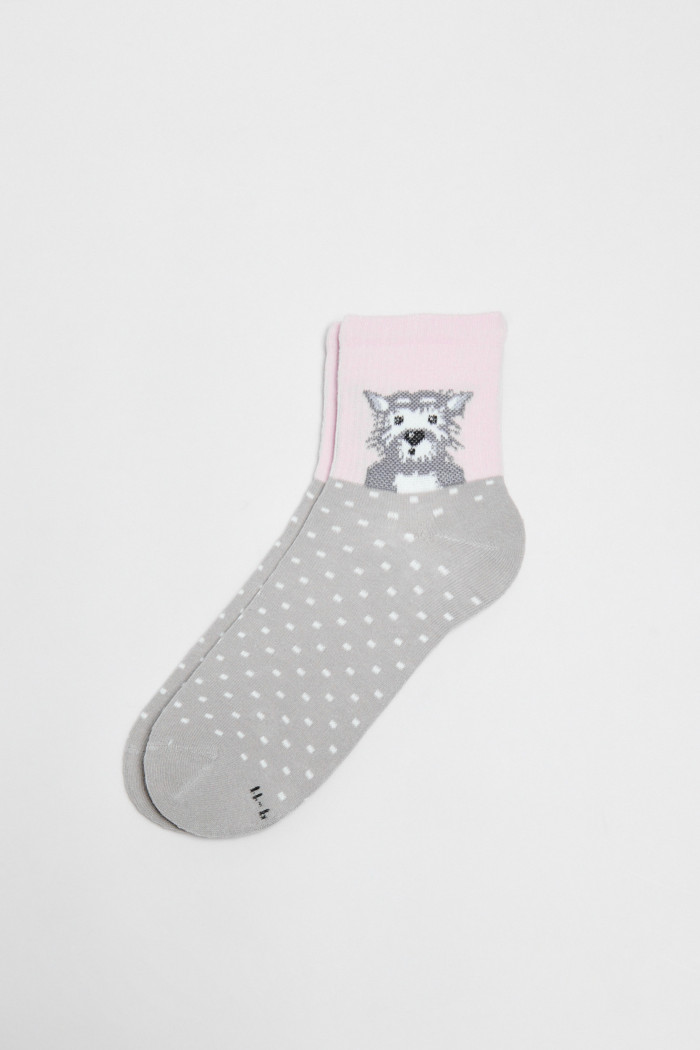 Medias cortas unicolores con diseño de perrito y figuras
