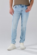Jean tiro bajo azul claro skinny infaltables con desgastes

