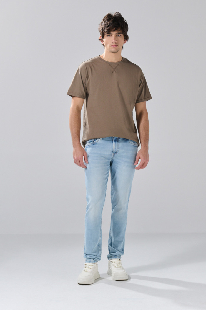 Jean tiro bajo azul claro skinny infaltables con desgastes

