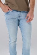 Jean tiro bajo azul claro skinny infaltables con desgastes
