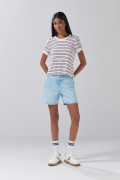 Short de jean tiro súper alto azul claro con 5 bolsillos