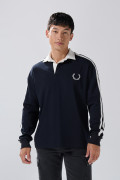 Buzo oversize cuello polo azul intenso con diseño college