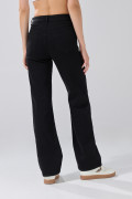 Jean straight leg bota recta con tiro alto negro y bolsillos